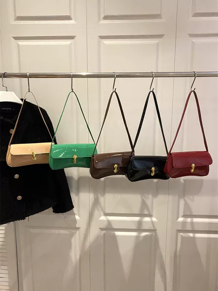 French-style trendy 2026 new model with clasp, fashionable retro underarm chic single-shoulder handbag for women