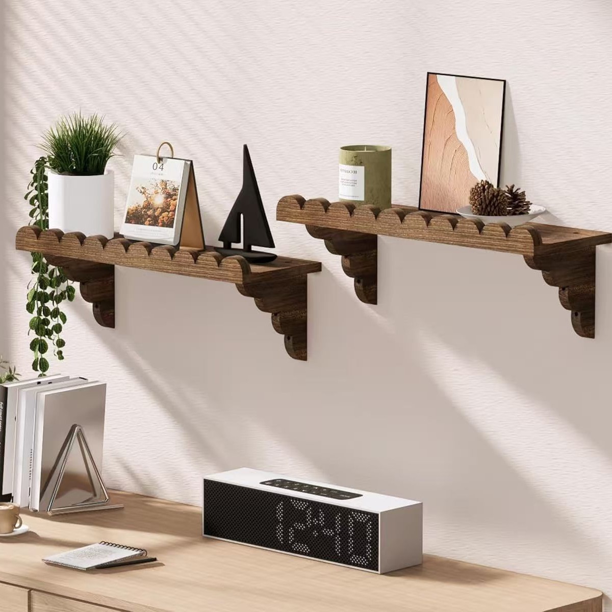 Cross-Border Solid Wood Floating Shelf for Home Living Room and Bedroom Wall Decoration, Lace-Shaped Wall Shelf