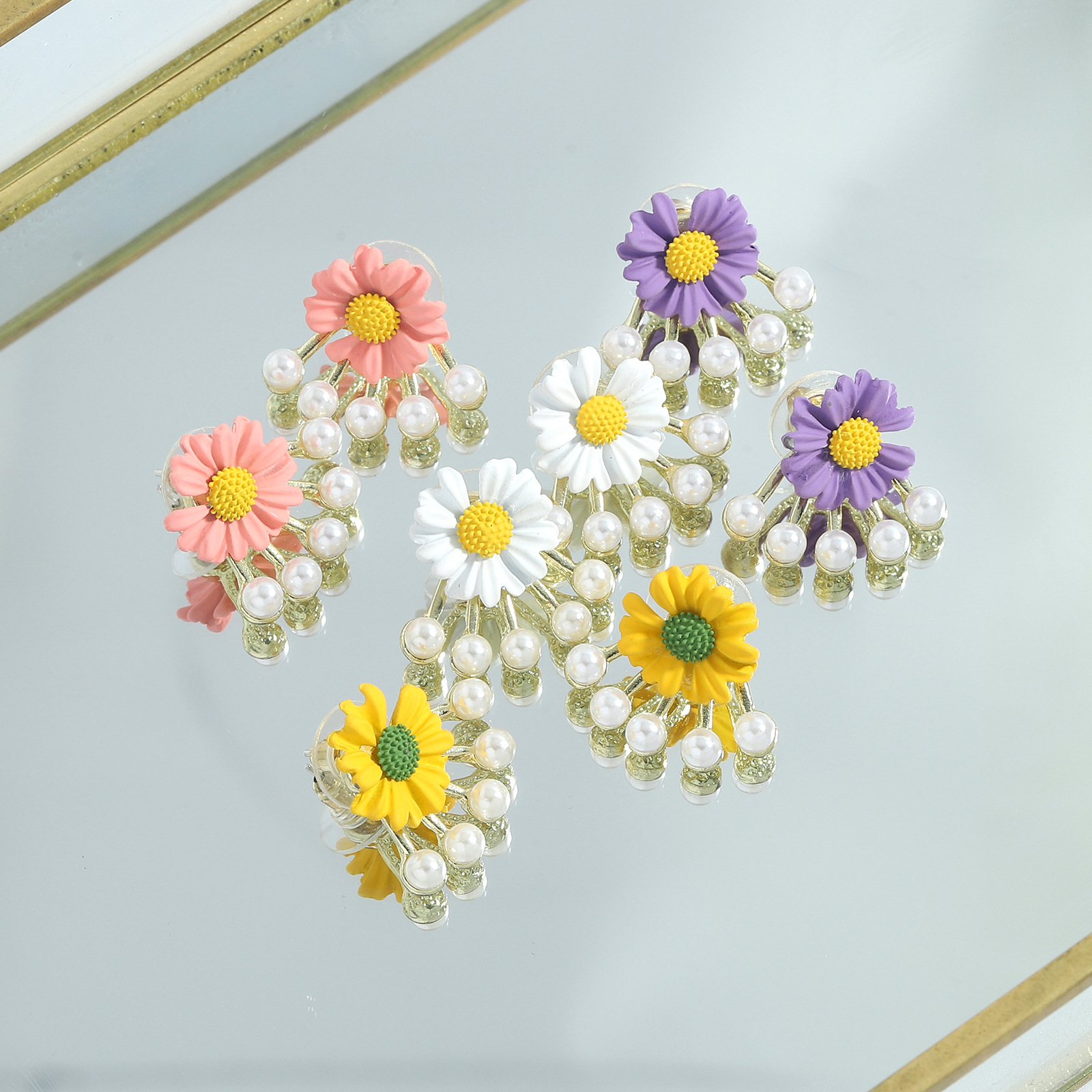Mode Blume Eingelegte Perlen Farbige Blütenblätter Ohrringe display picture 12