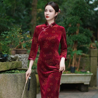 2026秋冬新款丝绒改良旗袍红色大码长款九分袖婚宴礼妈妈演出批发