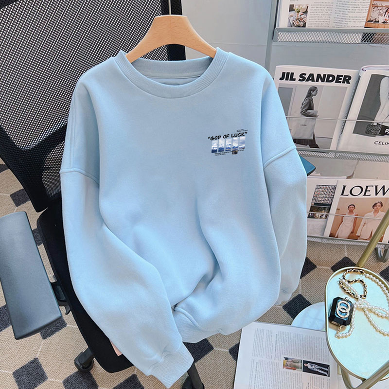 Haze blue fleece-lined thickened round-neck sweatshirt for women, 2026 autumn new fashion stylish top with a unique design