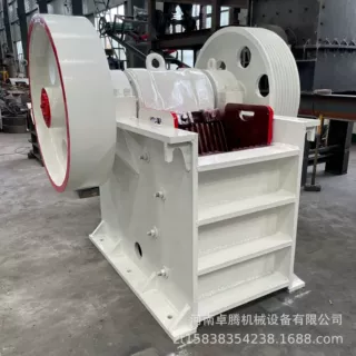 大型可移动鄂式碎石机定制建筑垃圾鄂式破碎机工业矿石鄂式粉碎机