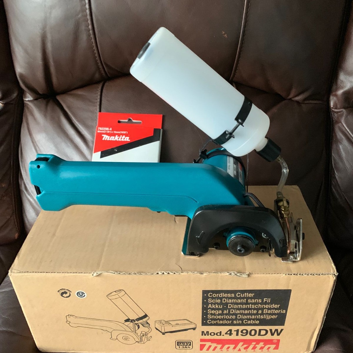 批发日本 Makita牧田 充电式玻璃切割机 4190DW