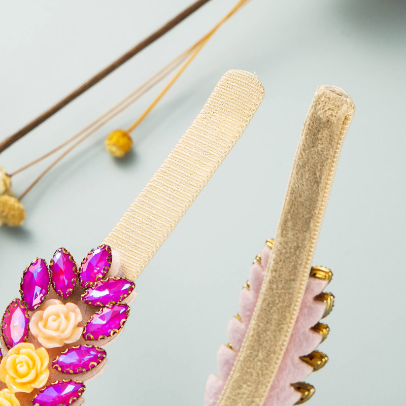 Korean Style Flower Rhinestone Thin Edge Hairpin display picture 7