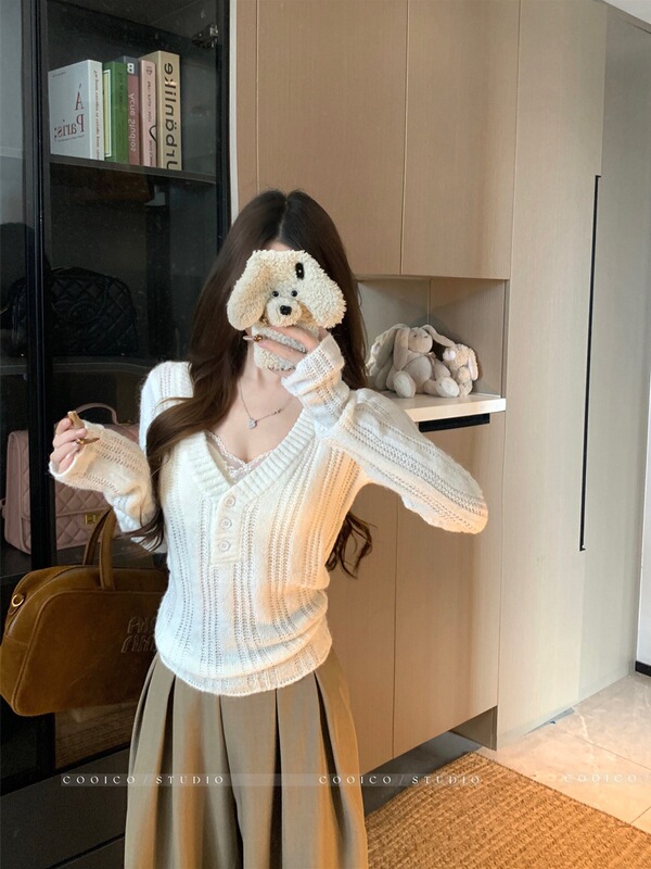 设计感竖坑条针织衫女秋季2025新款纽扣V领粉色毛衣修身显瘦上衣|undefined