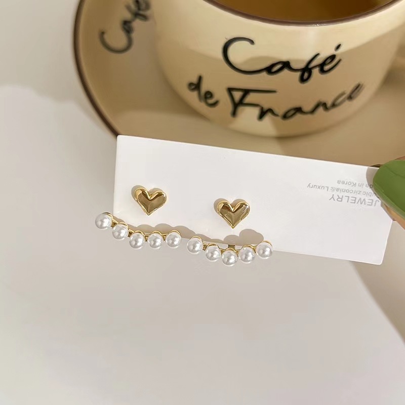 Sweet Heart Shape Alloy Artificial Pearls Women's Ear Studs 1 Pair display picture 4