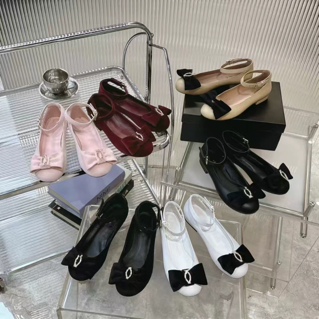 2024 осень и зима новый маленький ароматный ветер обувь Мэри Джейн с круглой головкой плоской подошвы водяная сверлая пряжка бант с неглубоким ртом