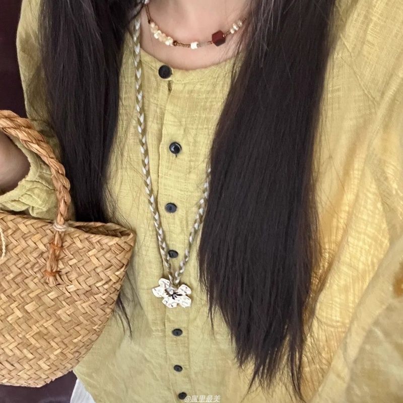 度假风镂空金属扶桑花朵吊坠绿色编绳项链女小众设计长毛衣链配饰|undefined