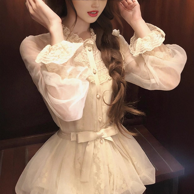 La Di Feather Gauze Brocade Dreamy Medieval Doll-Like Lace Babydoll Shirt with Ruffled Lace Collar and Flower Bud Shirt