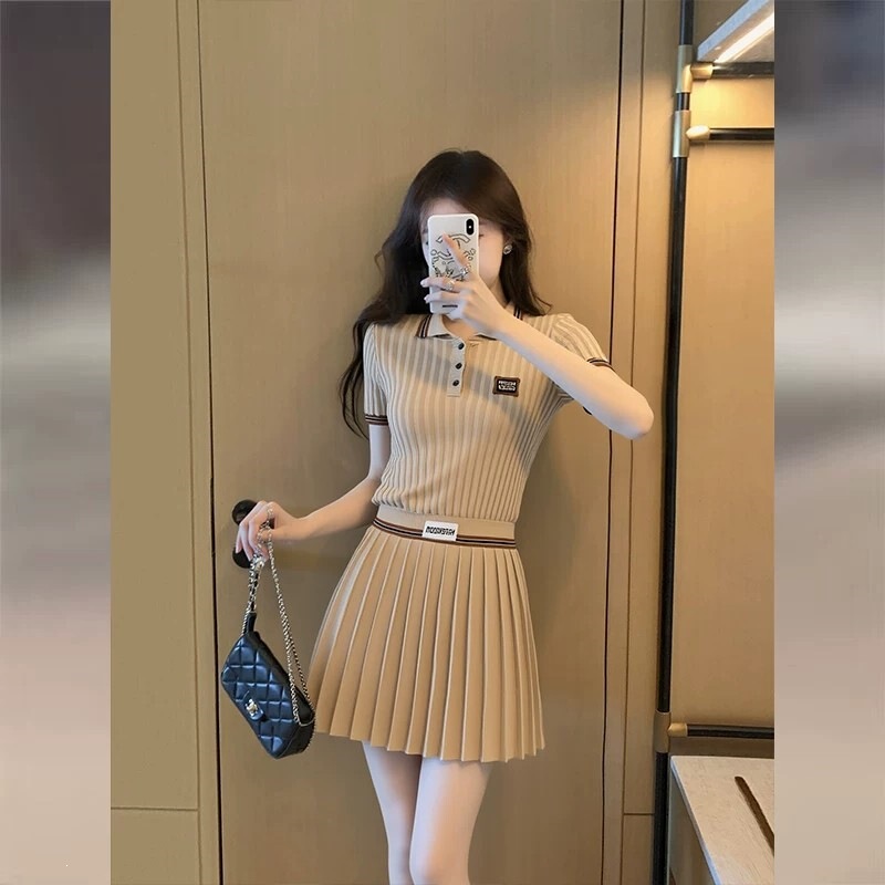 Khaki Knitted Suit for Women, Summer 226 Super Trendy Outfit for Petite Figures, Polo Collar Top and Pleated Skirt Two-Piece Set