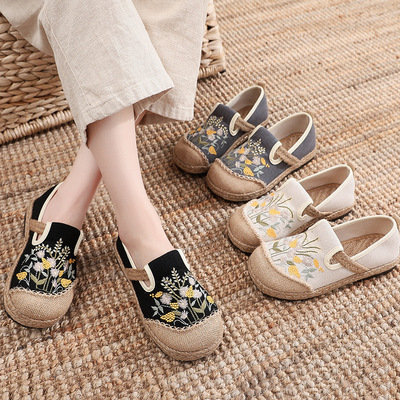 Old Beijing chinese folk clothing hanfu shoes low shallow mouth to restore ancient ways with the new round head Chinese wind hanfu embroidered shoes women flat shoes square dance performance