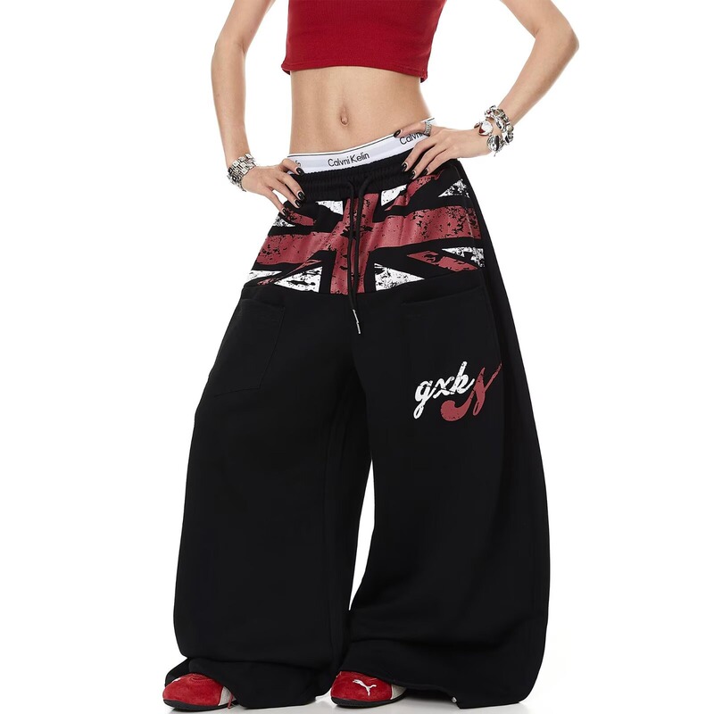 American retro cartoon letter print wide-leg casual pants for women, street style, loose fit, slimming effect, floor-length, curved-leg design American retro cartoon letter print wide-leg casual pants for women, street style, loose fit, slimming effect, floor-length, curved-leg design