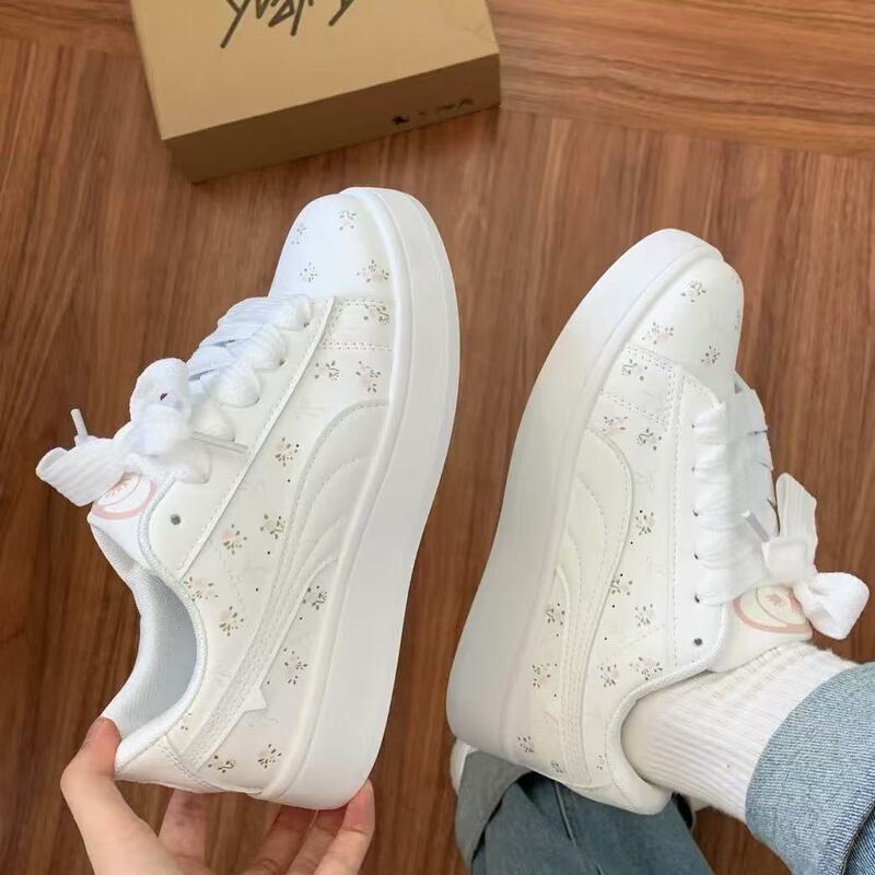 2025 Season Korean Style White Shoes, Breathable and Good-Looking Students, Versatile Printed Breadboard Shoes, Four-Season Casual Shoes, Women's Shoes