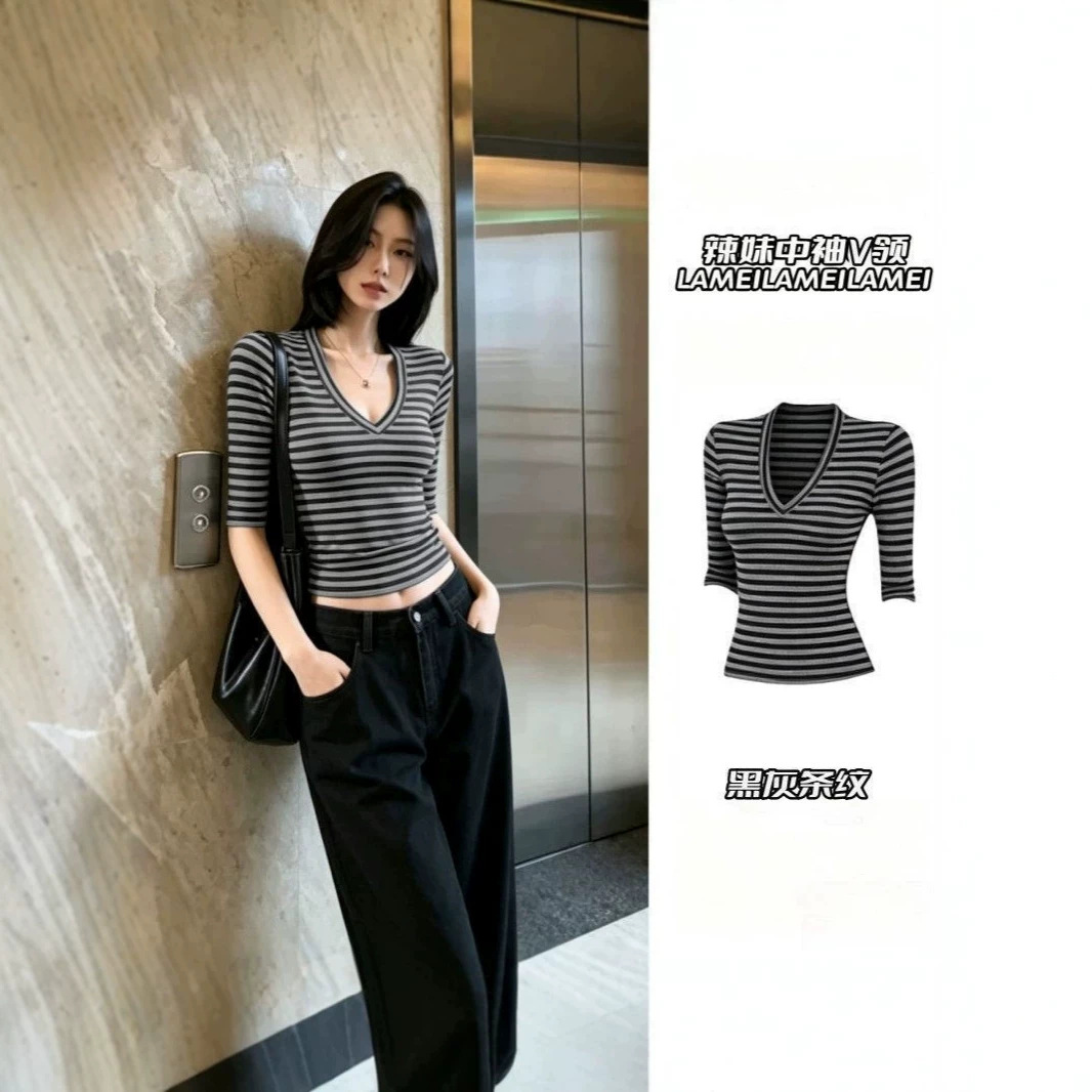 Black and Gray Striped American-Style Spicy Girl V-Neck Mid-Sleeve T-Shirt for Women, New Summer Slim-Fit Waist-Cinching Regular Shoulder Short Top