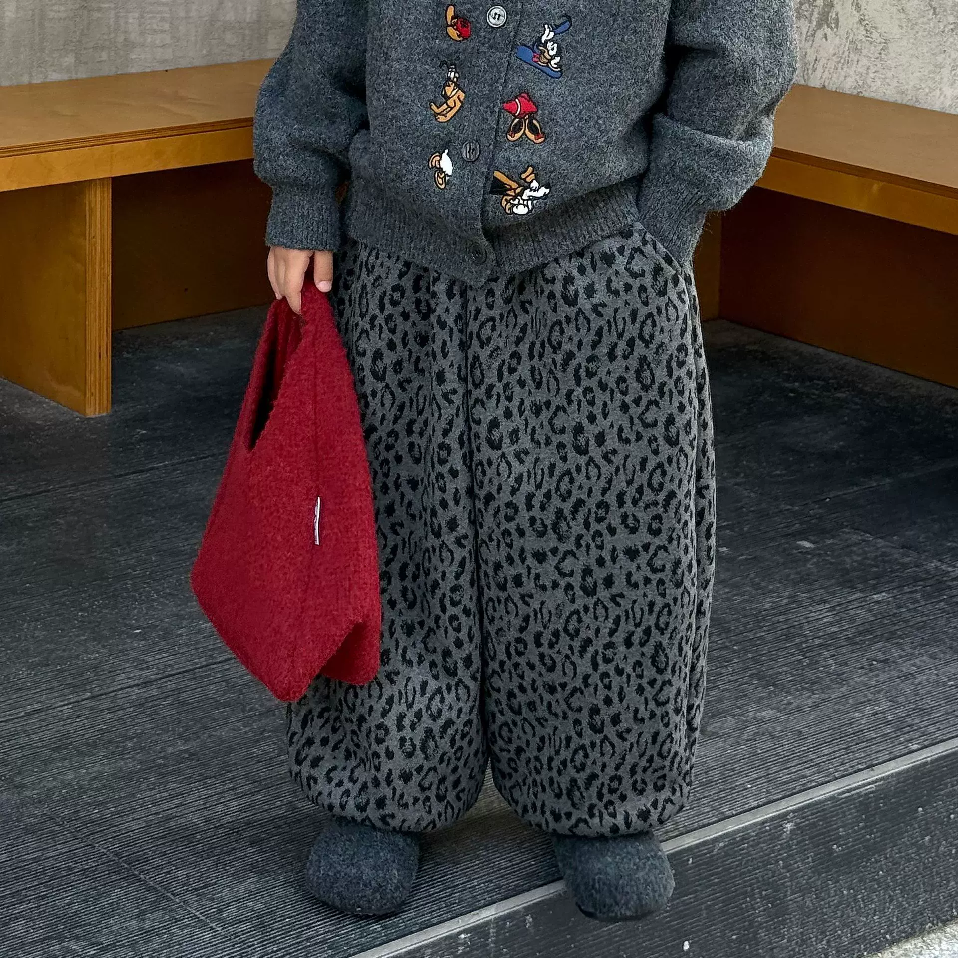 泰如2025冬季新款儿童韩系格蕾灰系加绒豹纹裤男童加厚保暖长裤潮