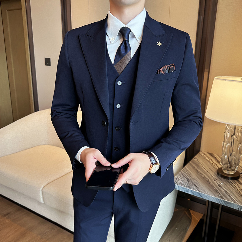 Wholesale new men's slim fit suit jacket two-button gun barge collar three-piece business commuter casual solid color suit