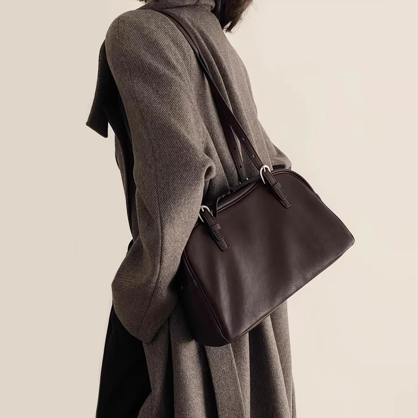 [38-Section Gift] Minimalist Vegetable-Tanned Genuine Cowhide Bowling Bag For Women, Retro Commuter Large Capacity Shoulder Bag