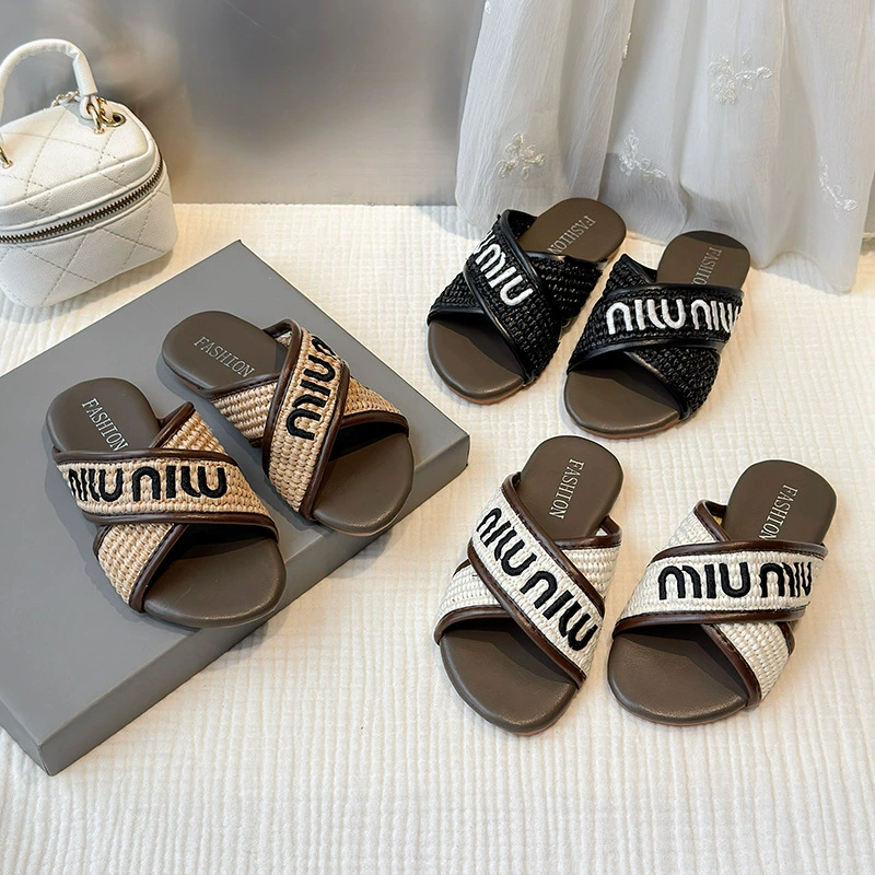 Детские пляжные сандалии для девочек, лето 2025, мягкая подошва, модные, большие размеры, нескользящие, для улицы