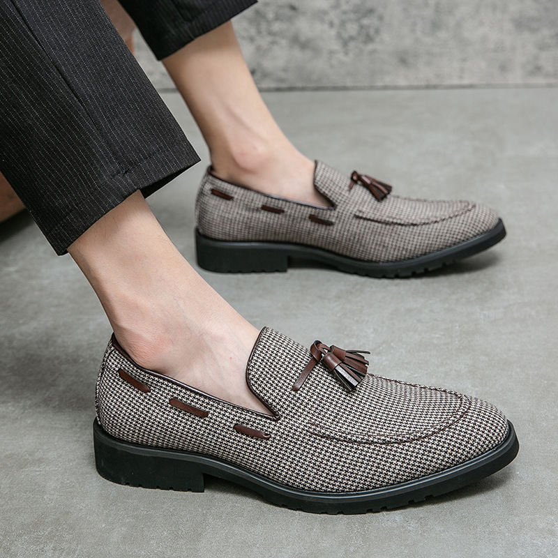 2024 transfronterizos de gran tamaño de negocios casual zapatos de hombre puntuales zapatos de cuero cuadrícula perezoso un pedazo de zapatos de frijoles