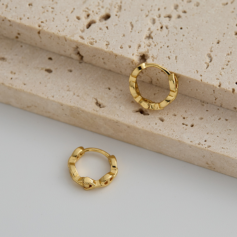 fashionable elegant sophisticated retro earrings