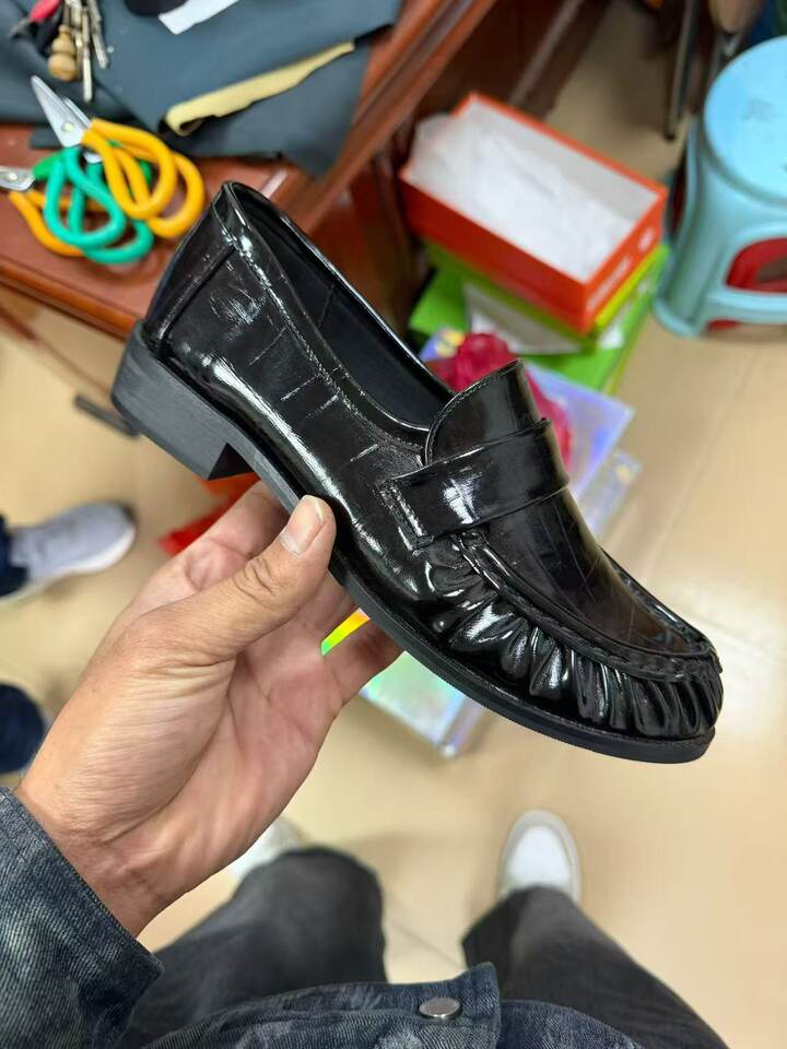 Giày lười nữ da cá chình thật thủ công phong cách retro nhăn, đế dày gót 3-5 cm — Màu nâu, màu đen chi tiết 10