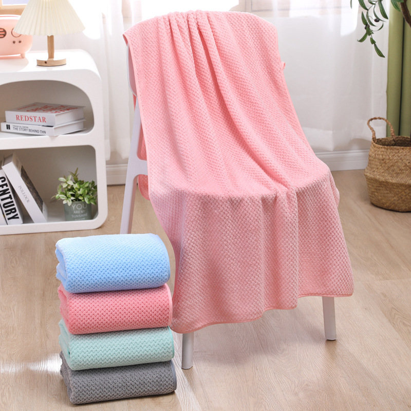 Pure Polyester Warp Knitted Coral Fleece Pineapple Style Towel Large Bath Towel Soft Absorbent No Hair Drop Shake Tone Embroidered Logo Thickened
