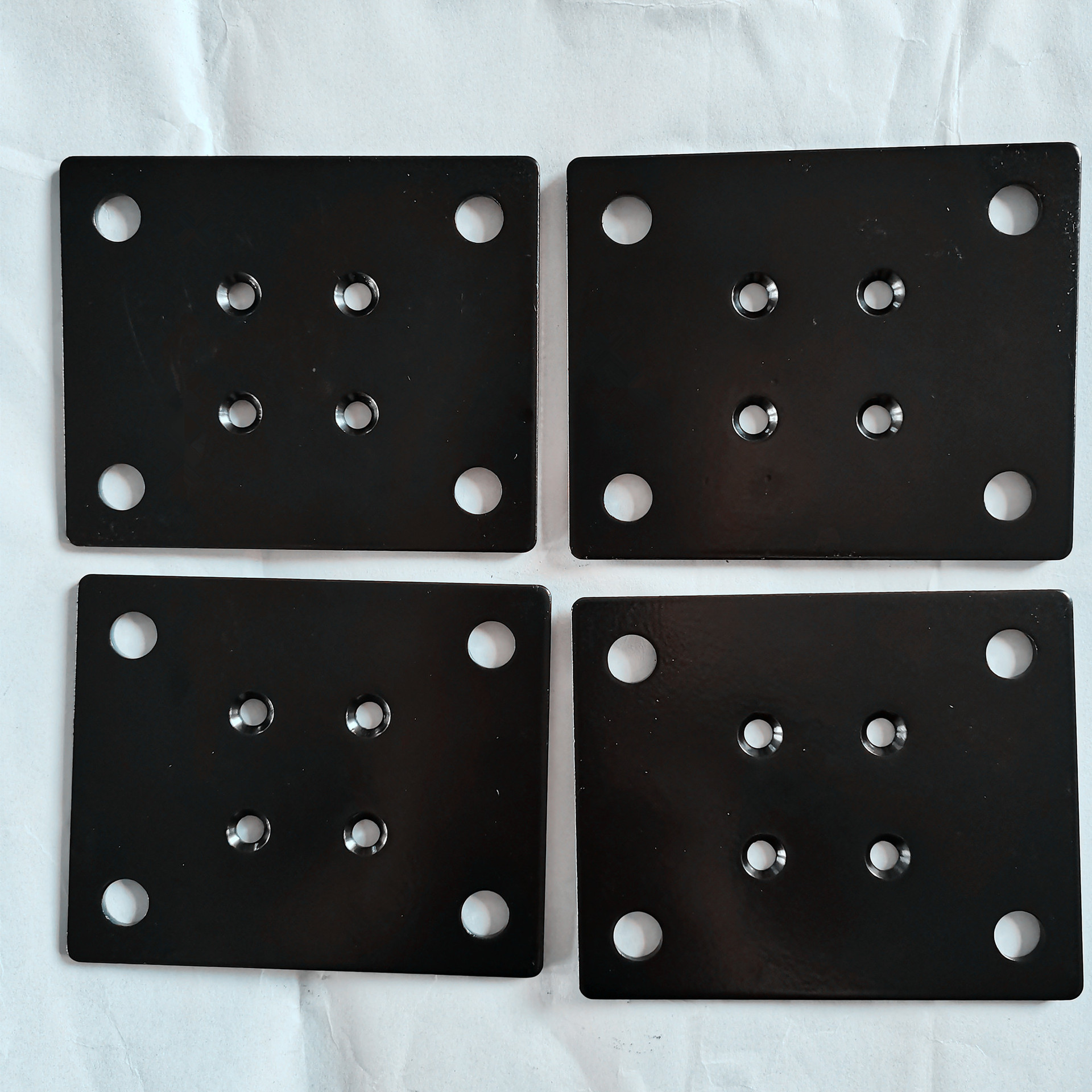 工厂生产供应优惠家具五金配件8孔方铁片，