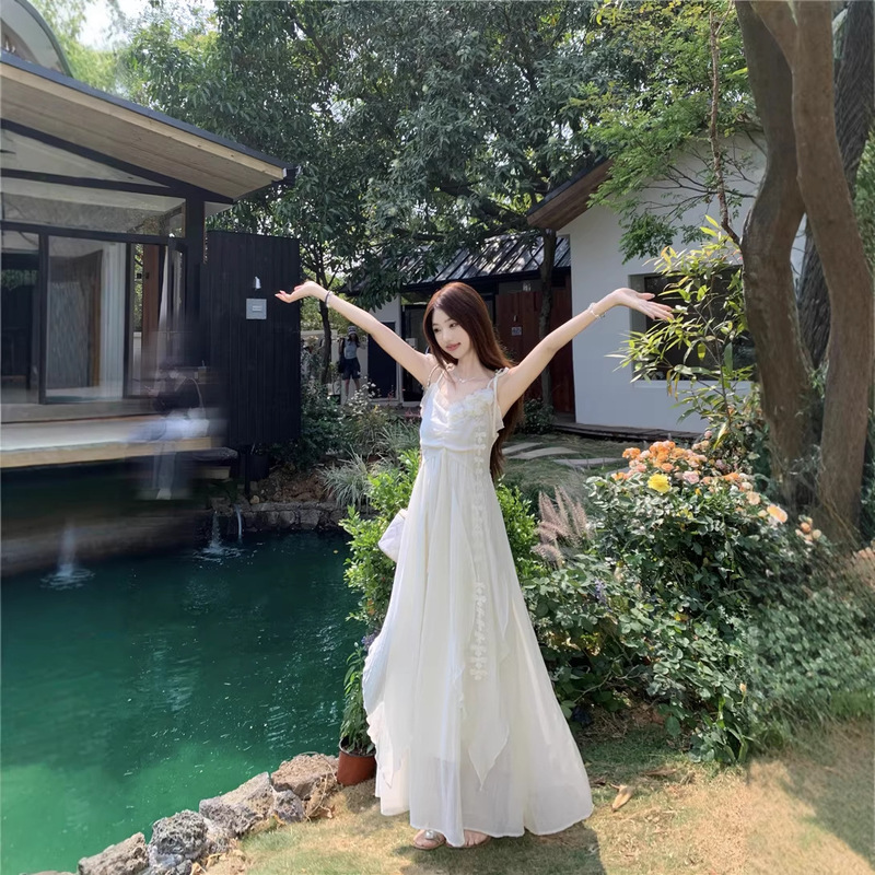 Gentle and Sweet Floral Suspender Dress for Women, Summer Seaside Vacation, French Style, Super Fairy-Like Waist-Cinching Long Dress Gentle and Sweet Floral Suspender Dress for Women, Summer Seaside Vacation, French Style, Super Fairy-Like Waist-Cinching Long Dress