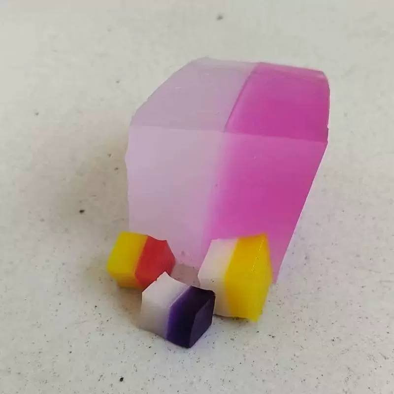 Цена за килограмм: двухцветный квадратный гель с кристаллической грязью в виде мультяшных животных, наполнитель, водосохраняющий агент с крупными бусинами, расширяющаяся грязь.