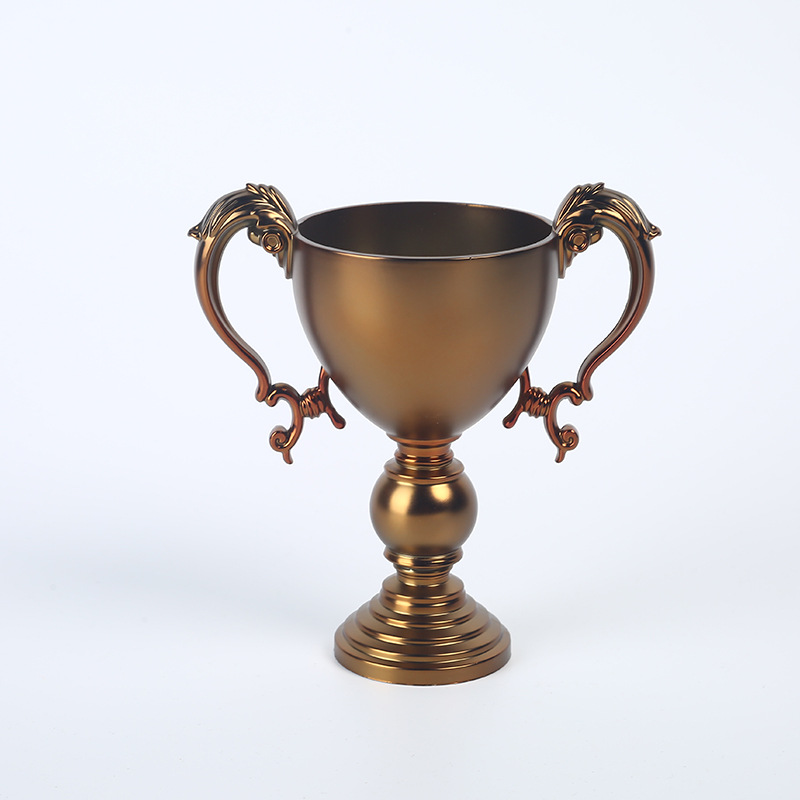 Inventario de trofeos de plástico pequeños adornos para niños incentivar regalos de plástico proceso galvanizado trofeos personalizados en blanco sentido superior