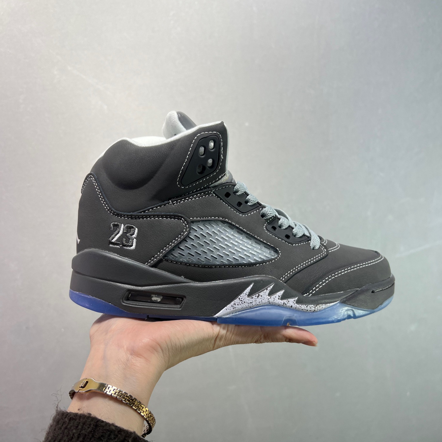 Zapatos de baloncesto de alta calidad AJ5 Jiao Wu Zhixiu Zapatos deportivos de amortiguación de arce verde oliva zapatos casuales de pareja