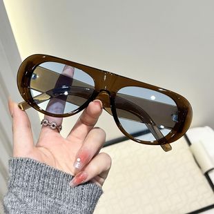 Travel fashionable sunglasses to go out for men and women, high-quality style, simple and elegant design