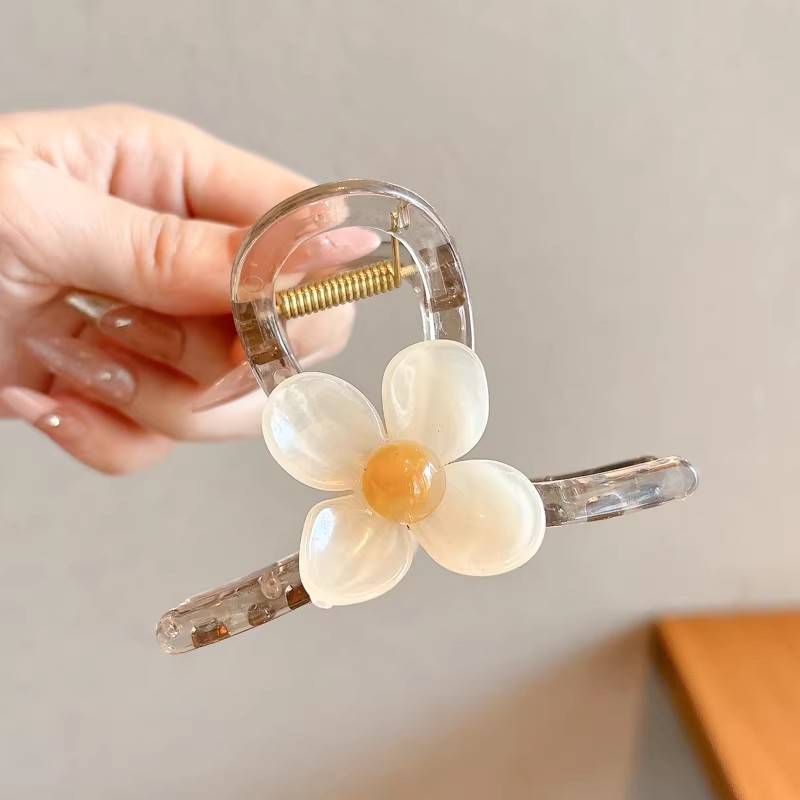1 # Beige four-petal flower hair clip 8cm