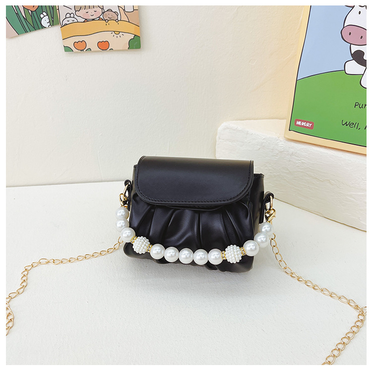 Girl'S Small Pu Leather Solid Color Cute Pearls Square Magnetic Buckle Crossbody Bag display picture 18