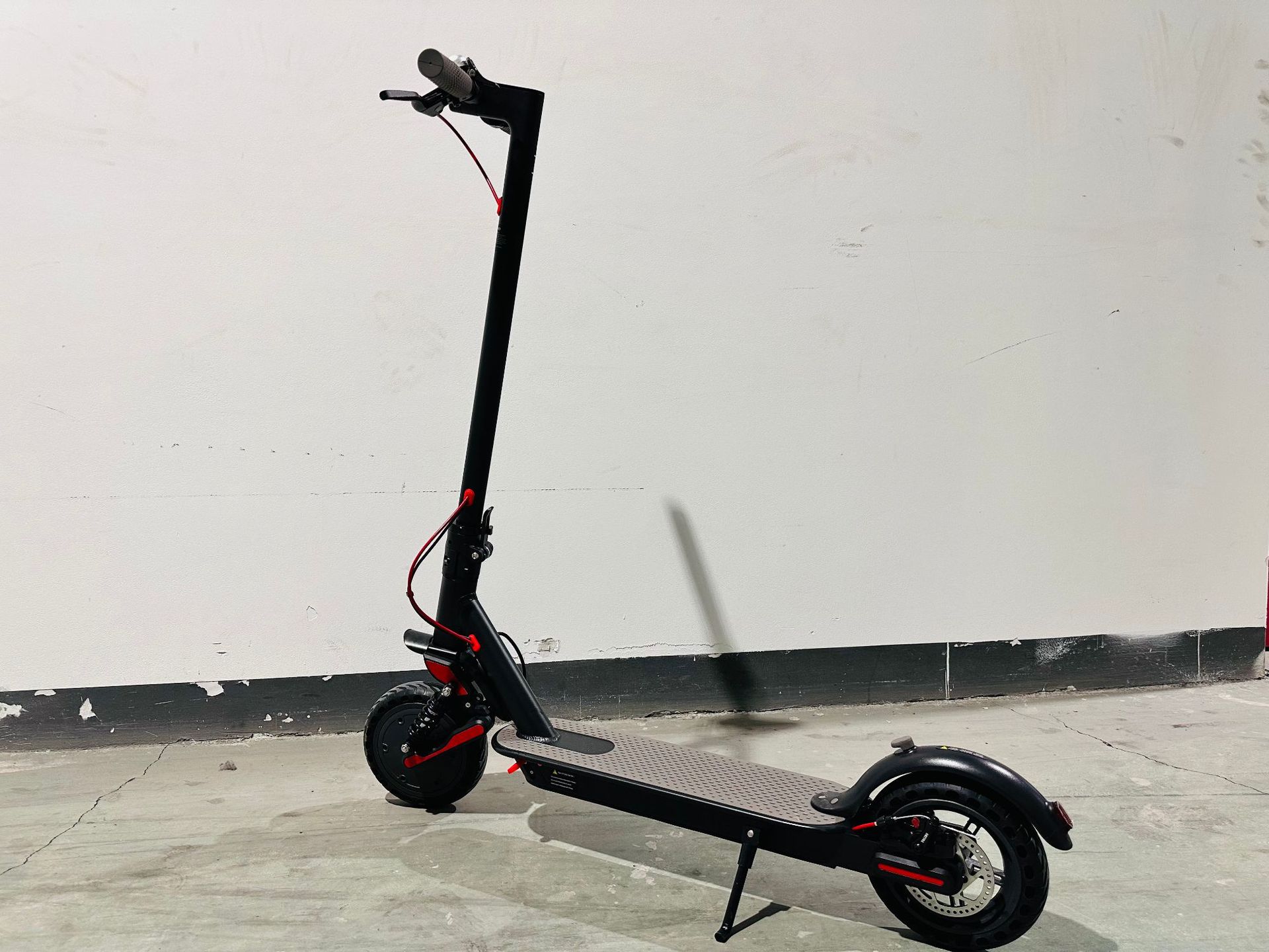 Overseas warehouse straight hair electric scooter 8.5 inch folding scooter driving two-wheeled scooter mini electric car