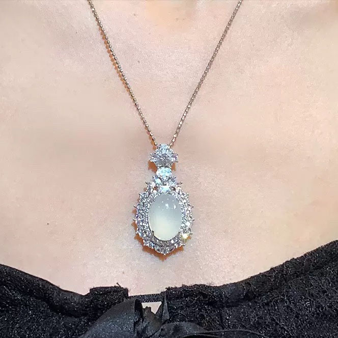 아이스 화이트 CHALCEDONY 비둘기 달걀 펜던트 양 녹색 마노 여성용 옥 목걸이 펜던트 라이브 공급 다양한 옵션