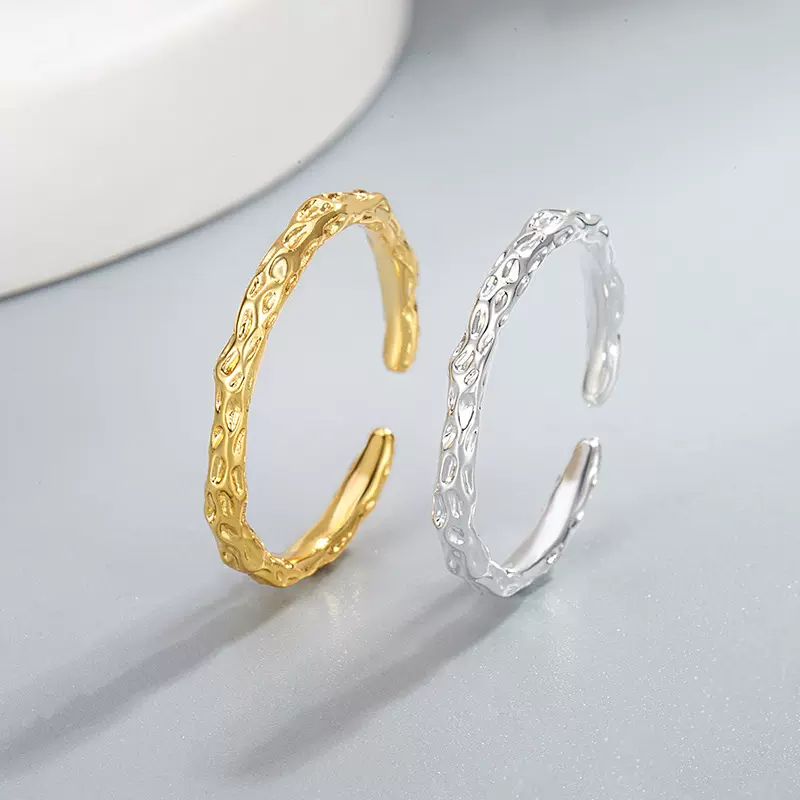 洗手不用摘钛钢不掉色敲打纹戒指女 ins简约小众冷淡风食指戒潮