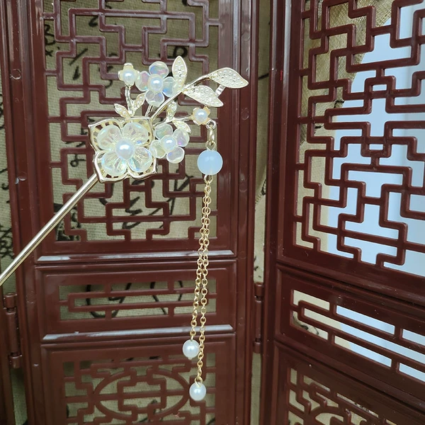 Chinese hairpin with tassels, orchid