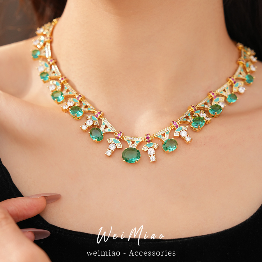 Collar de hebilla ovalada de piedra verde con goteo de aceite ligero de lujo nicho de cadena de clavícula de temperamento delicado conjunto de joyas
