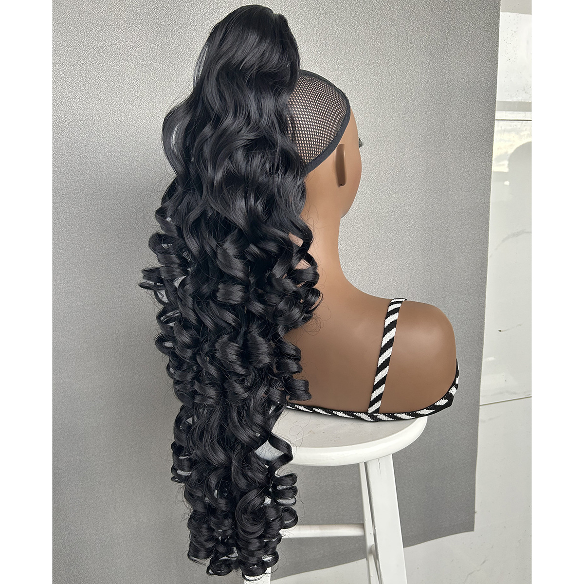 Extension queue de cheval bouclée avec pince synthétique_voghion.com