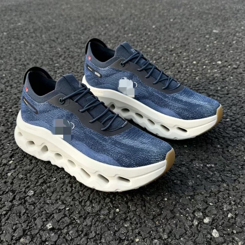 The factory's new On Running Cloudtilt fashion LOEWE running shoes are unisex, breathable, and casual sports shoes