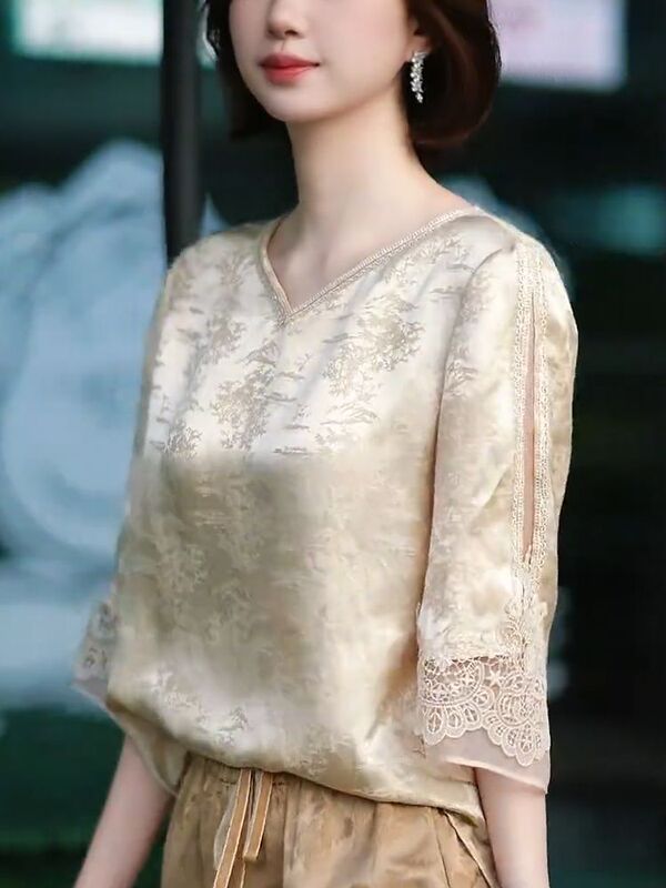 杏色V领七分袖T恤女2025夏季新款轻奢提花蕾丝拼接设计感大码上衣|undefined