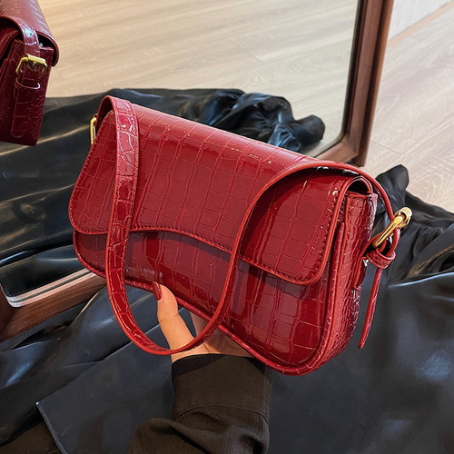 Bride's Underarm Bag Women 2024 New Versatile Shoulder Crossbody Bag High-Grade Texture Small Square Wedding Bag