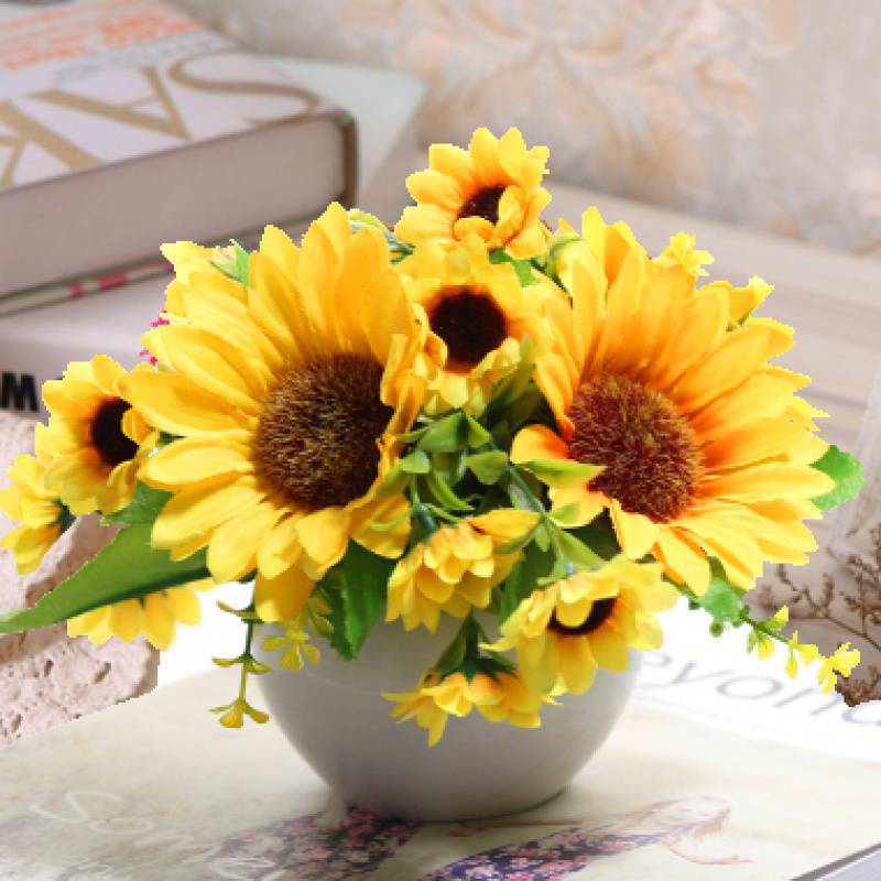 Solar-powered, Lemon yellow, small
