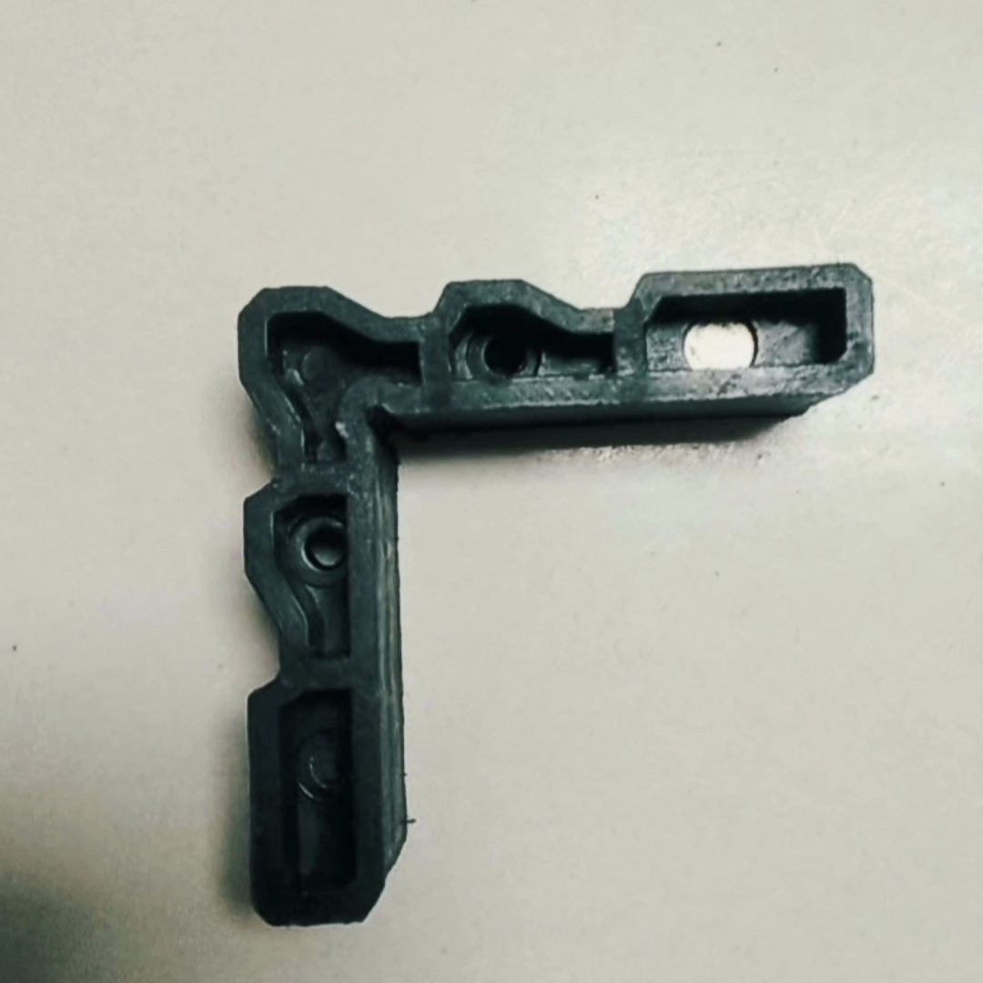 门窗塑料件 门窗垫块 门窗注塑件 门窗护角 橱柜护角护边打包护角