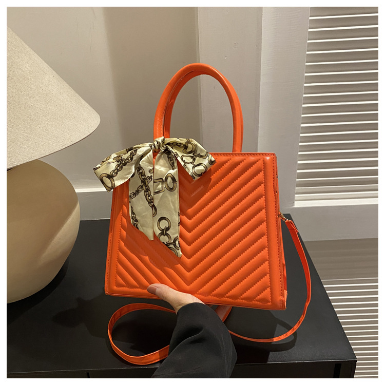 Estilo coreano de moda simple bolso de las mujeres de alta textura de invierno Nuevo diseño nicho bolso de gran capacidad bolsa de mensajero