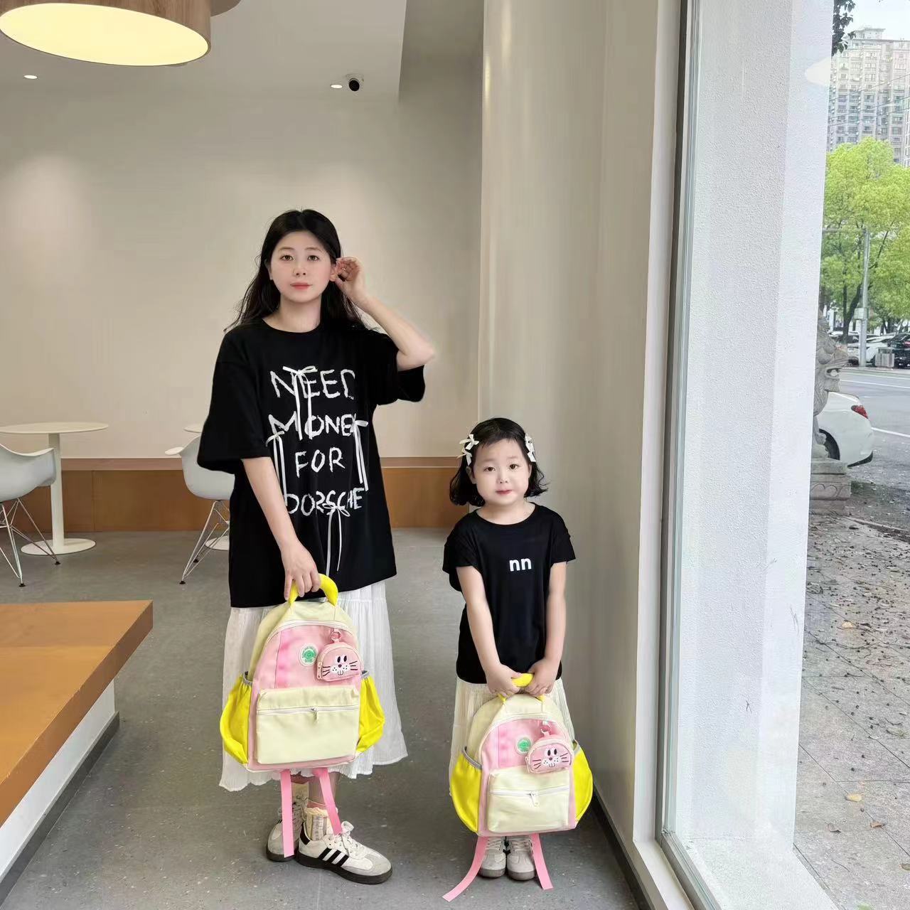 School bag for early age