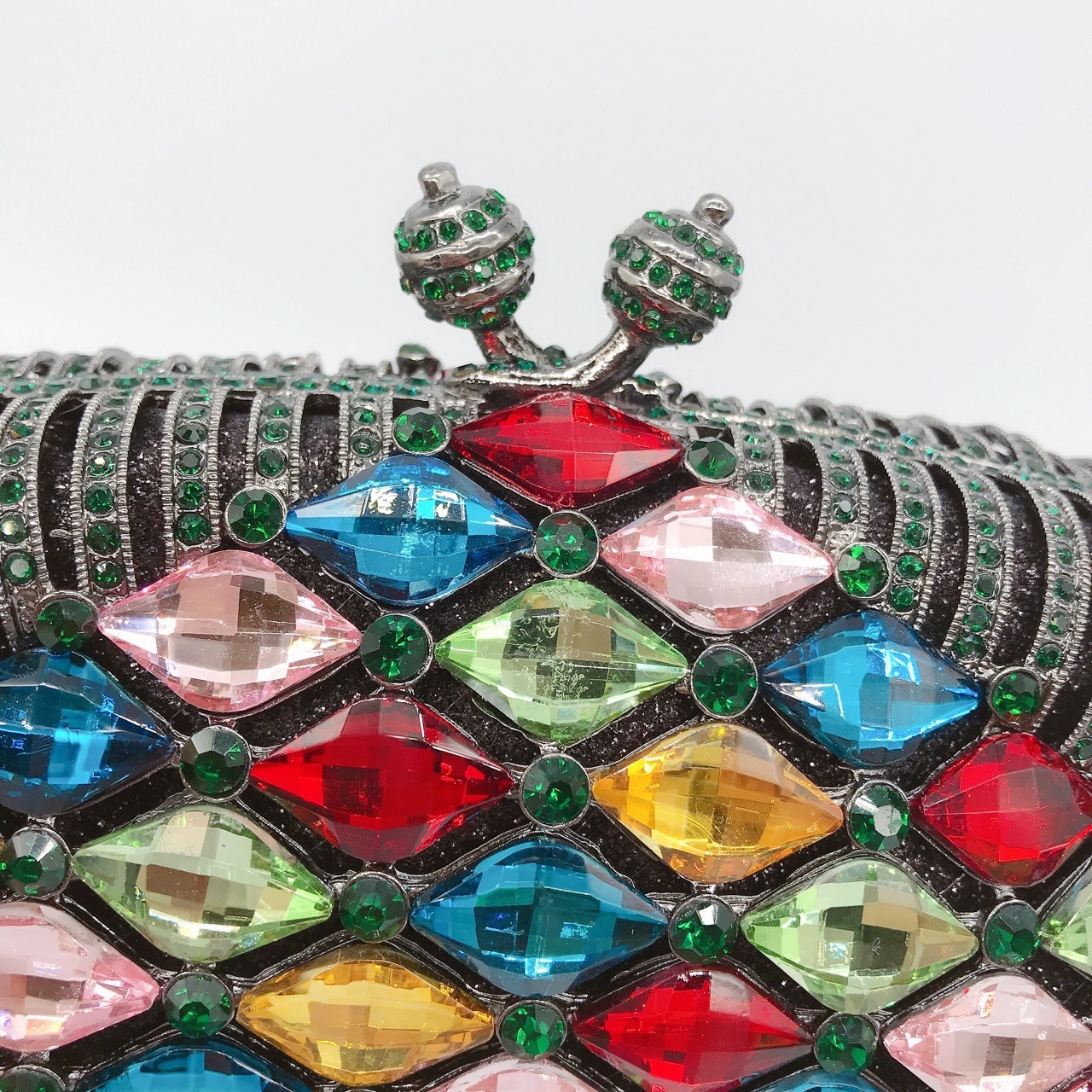 * Nuevos productos transfronterizos con diamantes bolsas de cena coloridas vestidos de joyas bolsas de mano metal hueco caja dura bolsas de cristal