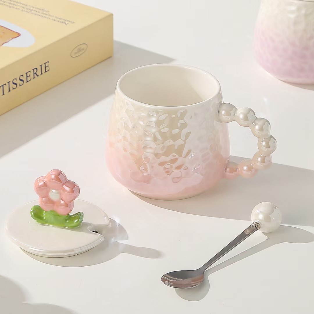 Flores creativas de alto valor facial taza de cerámica con tapa cuchara acompañante de regalo de mano personalidad de la chica taza de agua taza de esmalte de perla