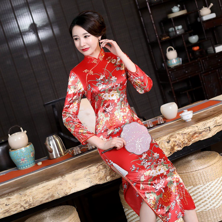 Женское длинное платье-Ципао с длинными рукавами в китайском стиле, улучшенное длинное платье с павлином и цветочным принтом, одежда для командной фотосъемки в китайском стиле